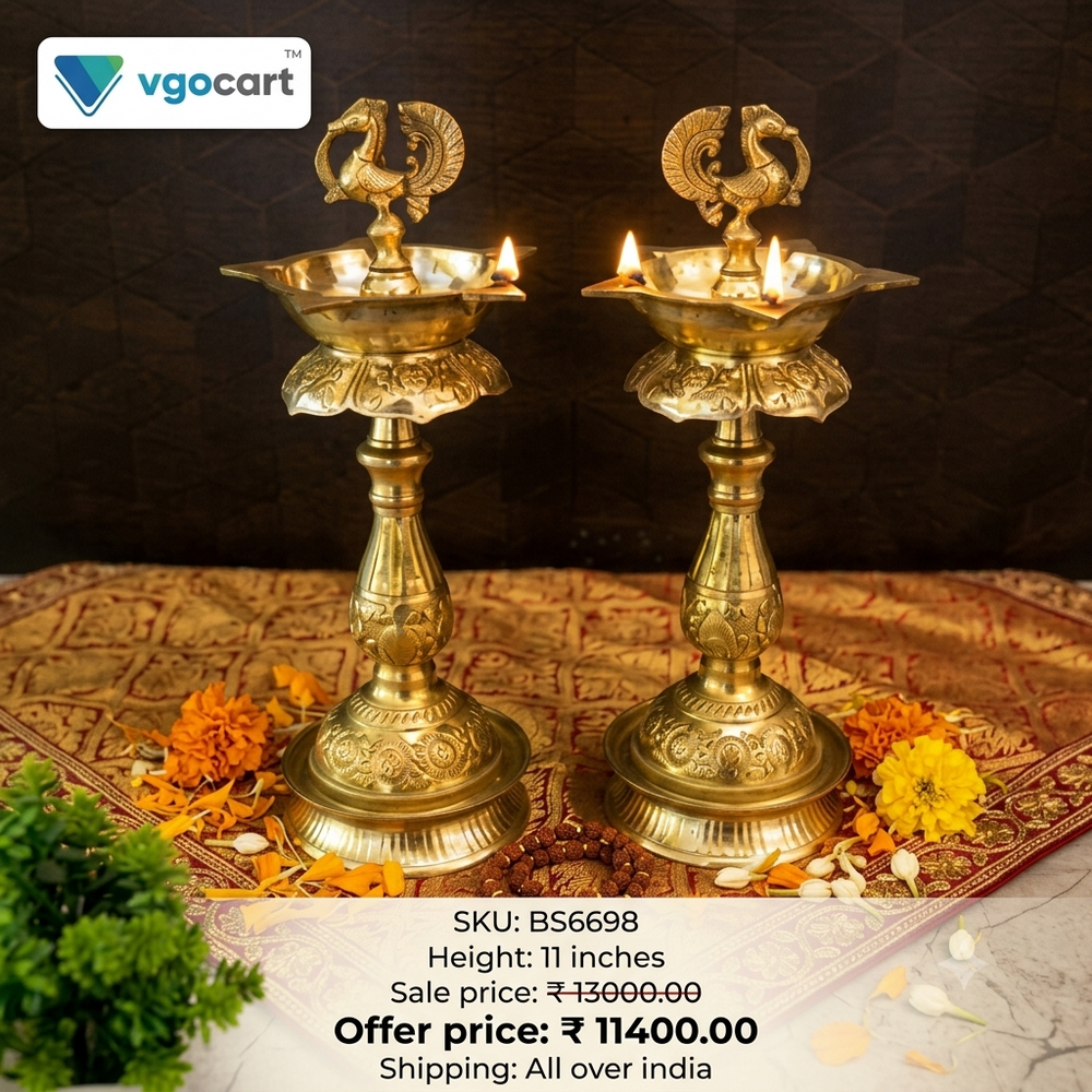 Premium Brass Fine Art Kuthu Vilakku | Exquisite Traditional Standing Oil Lamp for Pooja & Wedding Decor