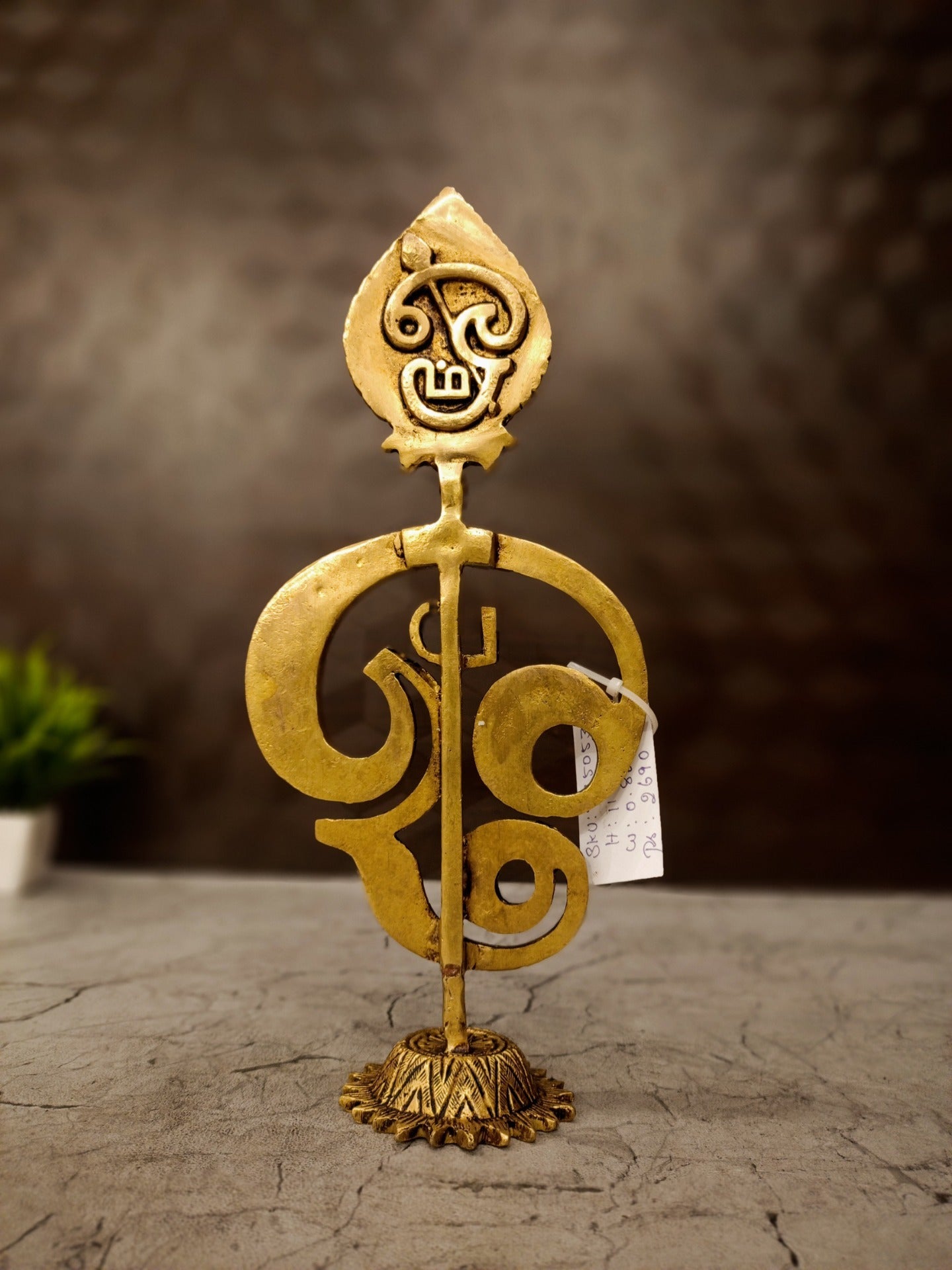 Brass Designer Om Vel With Murugan (11 Inch) | Handcrafted Divine Kartikeya Spear for Home Temple & Decor