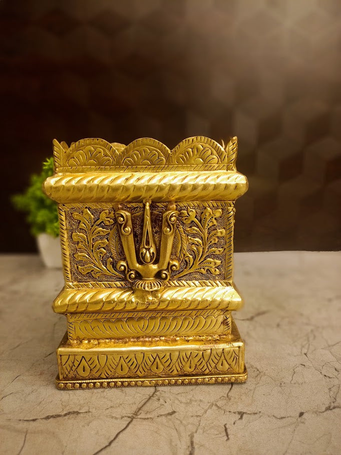 Royal Brass Perumal Thulasi Maadam 6″ | Premium Handcrafted Lord Perumal Brass Tulsi Stand for Pooja, Home & Vastu