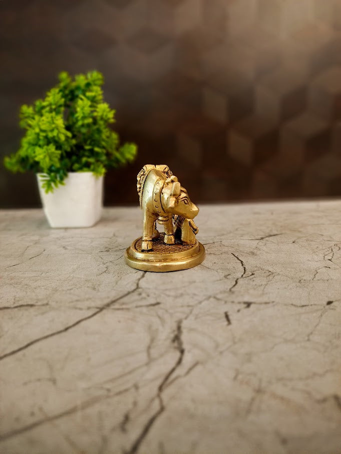 Small Brass Kamdhenu Cow & Calf Idol | Miniature Divine Motherhood Statue for Pooja & Vastu