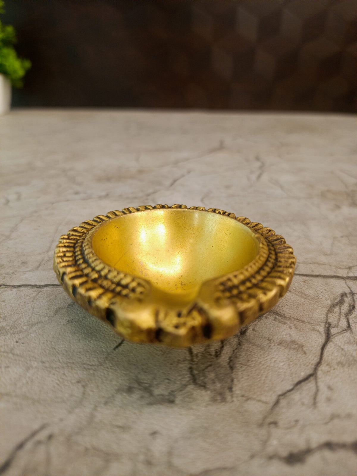 Premium Brass Designer Agal Diya | Ornate Eka Mukhi Vilakku for Vastu & Luxury Festive Decor