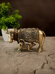 Premium Antique Brass Fine Art Cow And Calf Idol For Vastu Wealth And Home Decor