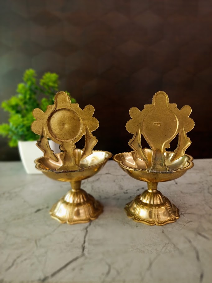 Premium Fine Art Brass Perumal Namam Diya | Sacred Vishnu Thiruman Deepam for Vastu & Heritage Mandir Decor