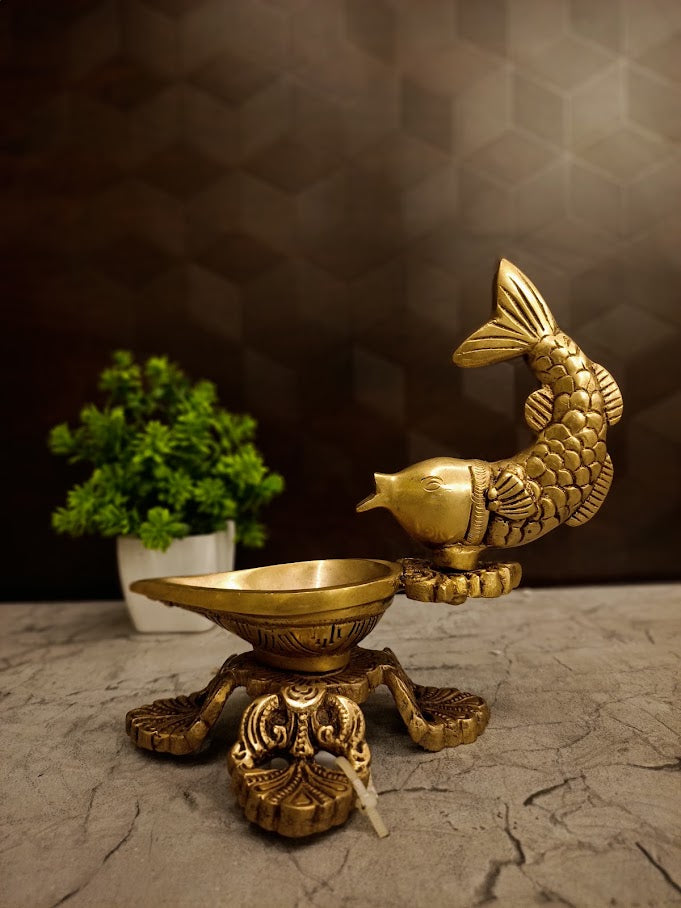 Premium Fine Art Brass Matsya Harathi Diya | Auspicious Fish Handle Deepam for Vastu & Temple-Grade Devotion