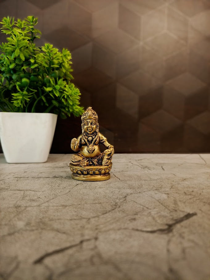 Premium Brass Lord Kuberar Idol | Supreme God of Wealth Statue for Vastu & Financial Abundance
