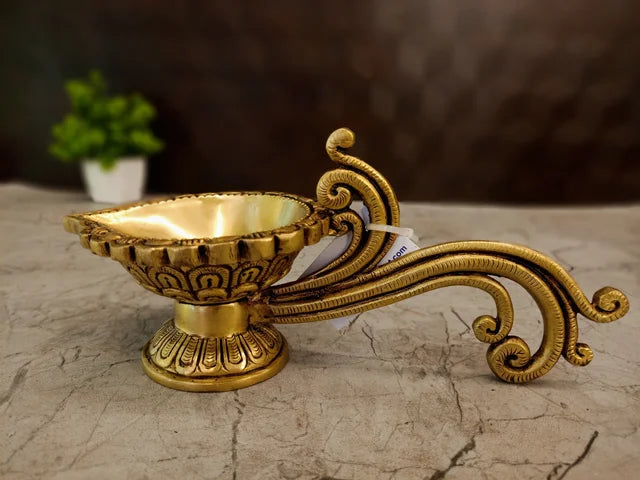 Premium Brass Aarathi Deepam with Peacock Handle | Auspicious Mayil Harathi Lamp for Vastu & Heritage Devotion