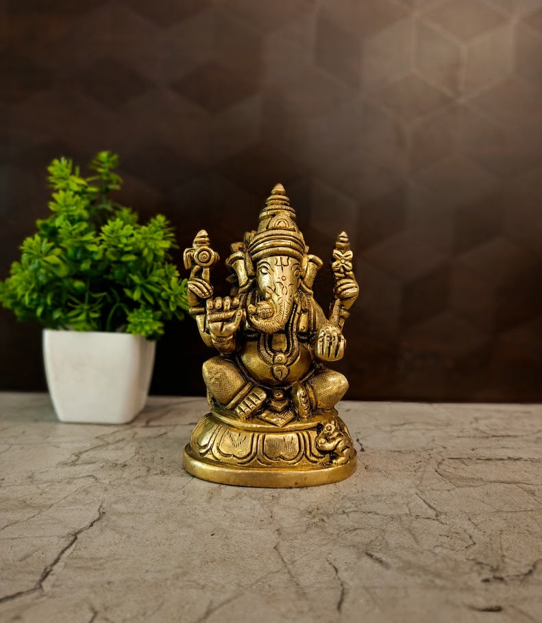 Premium Brass Valampuri Ganesha on Oval Base | Right-Trunk Dakshinabhimukhi Idol for Vastu & Daily Pooja