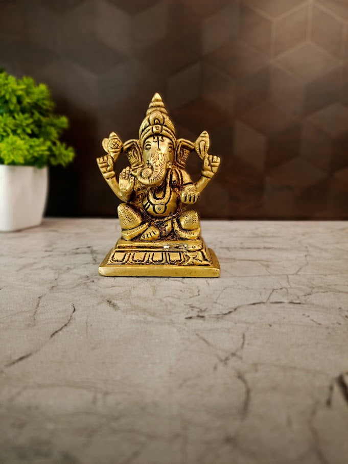 Premium Brass Valampuri Ganesha on Square Base | Siddhi Vinayakar Idol for Vastu & Executive Decor