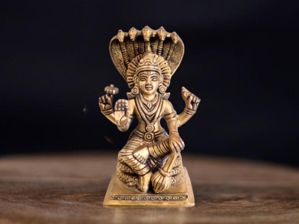 Vishnu murthi brass statue (6.5 Inch) vishnu idol for pooja home decor –  Antiq Decor