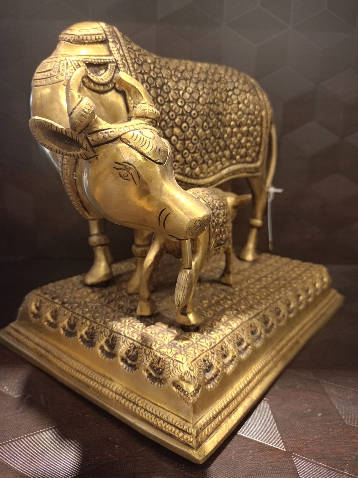 brass kamadhenu cow calf idol gift decor 2 scaled