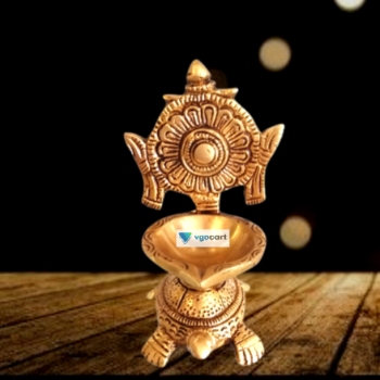 Brass Sangu Chakkara Vilakku Diya Statue