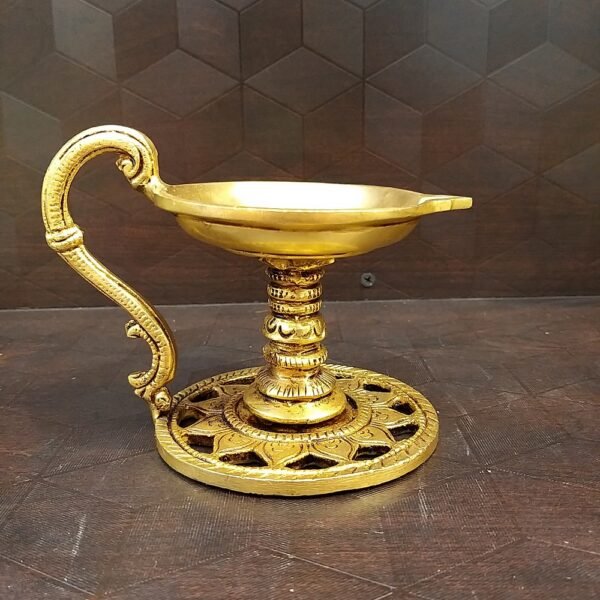 Brass Round Shape Diya With Handle Idol