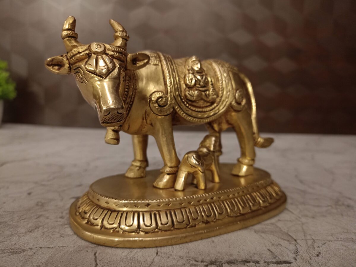 brass cow calf round base pooja gift vgocart coimbatore india1 scaled