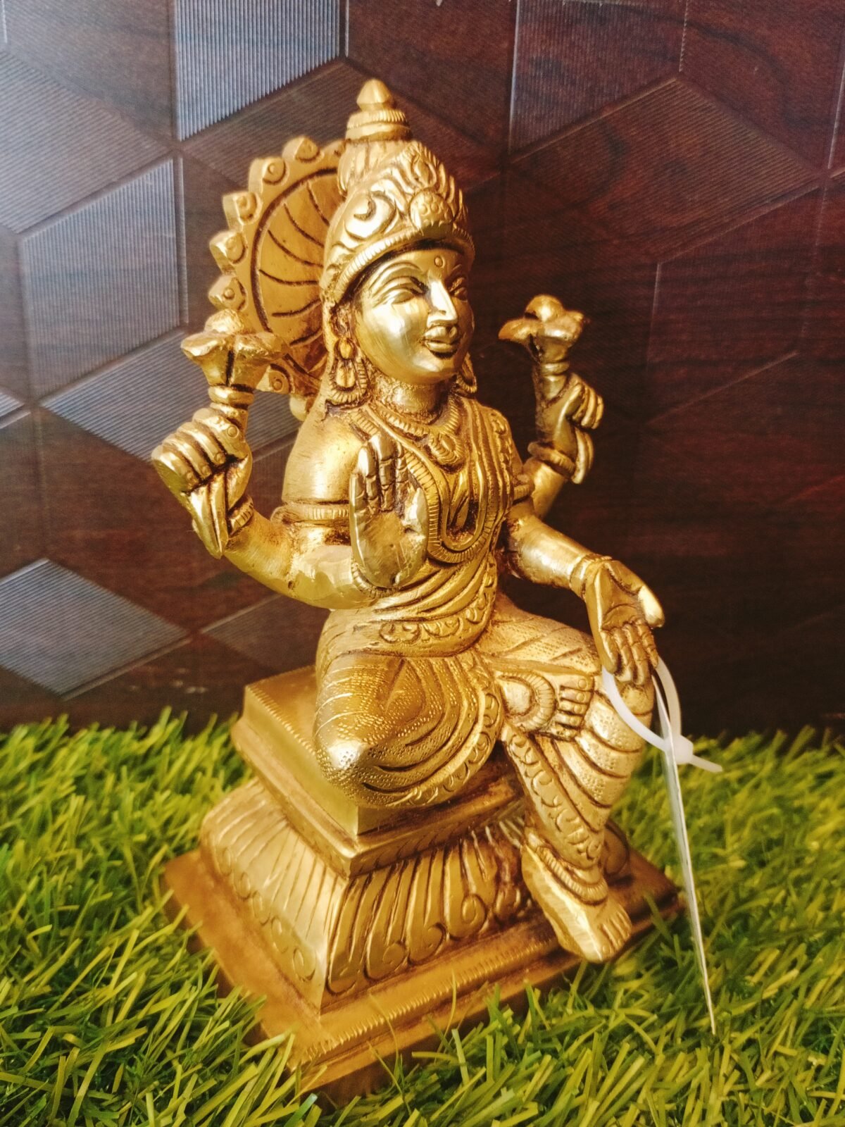 buy brass goddess lakshmi idol online india 4 scaled