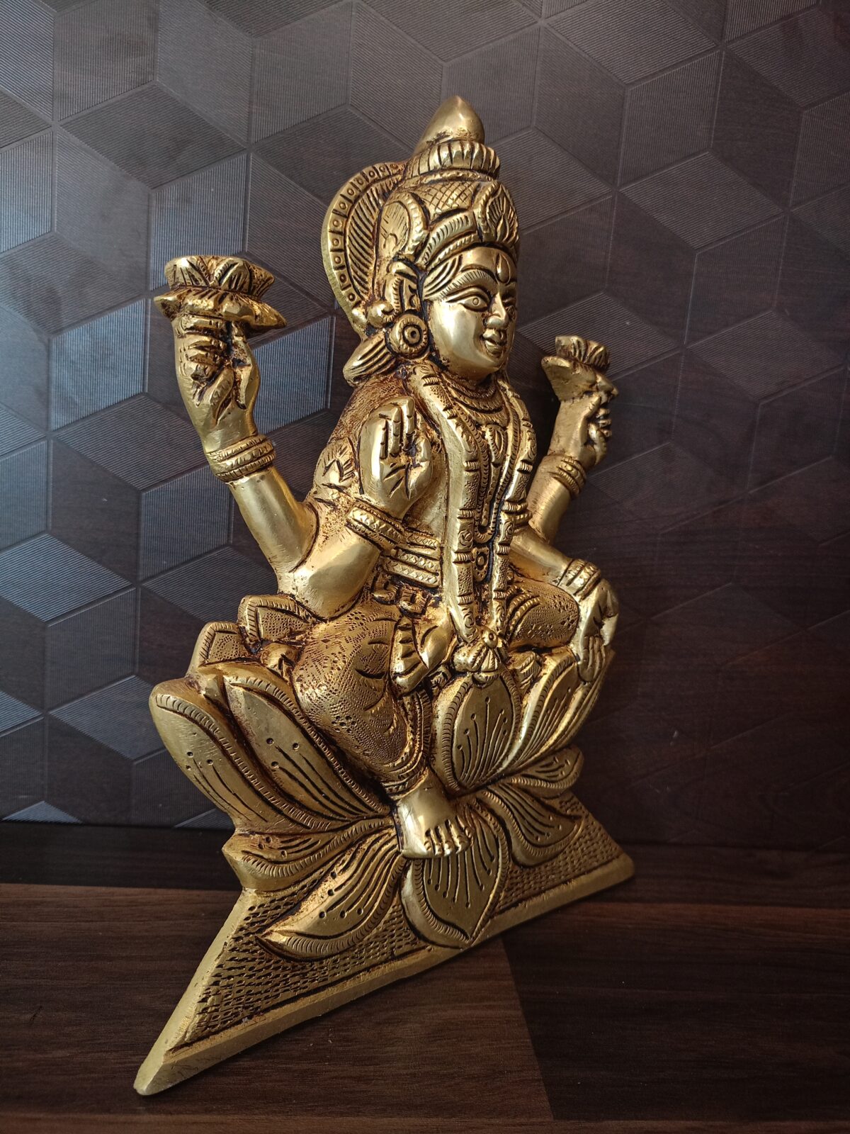 brass maha lakshmi plat pooja room wall mount vgocart coimbatore india2 scaled