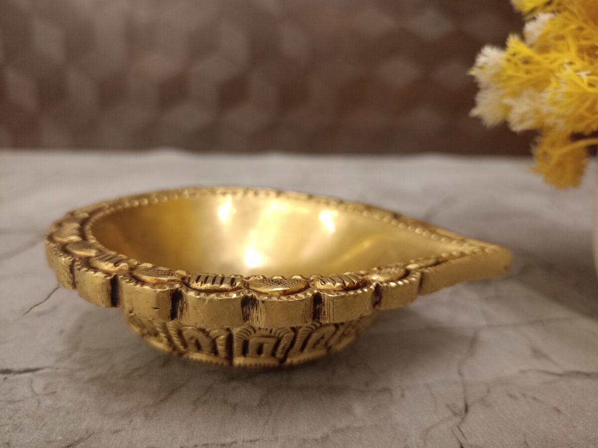 brass designer diya pooja gift vgocart coimbatore india2 scaled