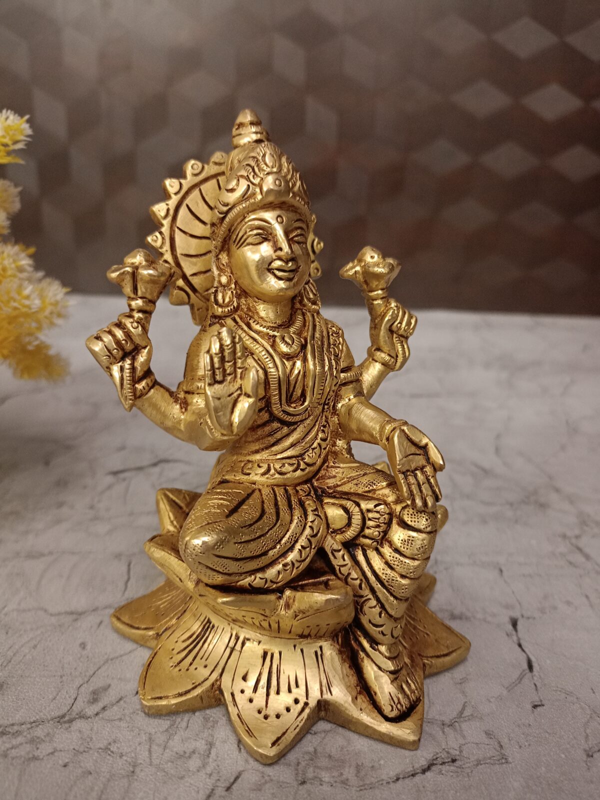 brass lakshmi idol pooja gift antique handcraft vgocart coimbatore india1 scaled