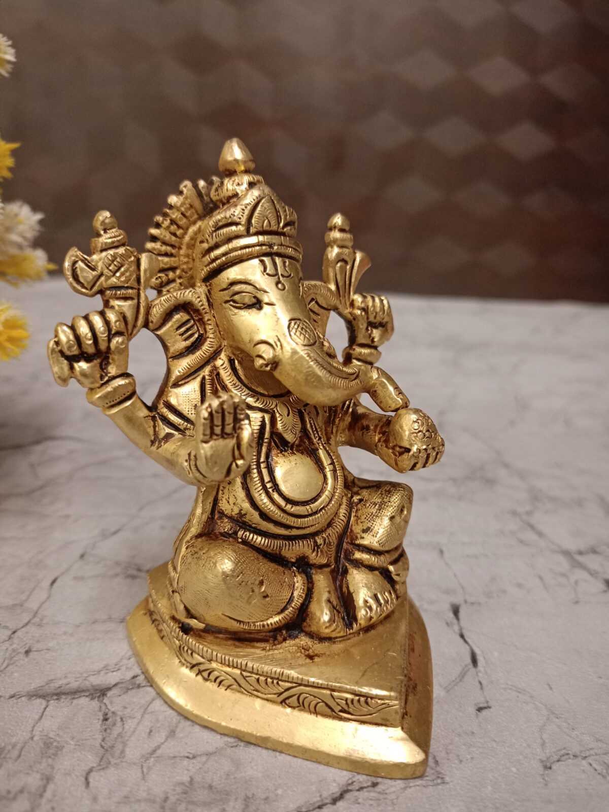 brass ganesha sitting heart base gift pooja vgocart coimbatore india2 scaled