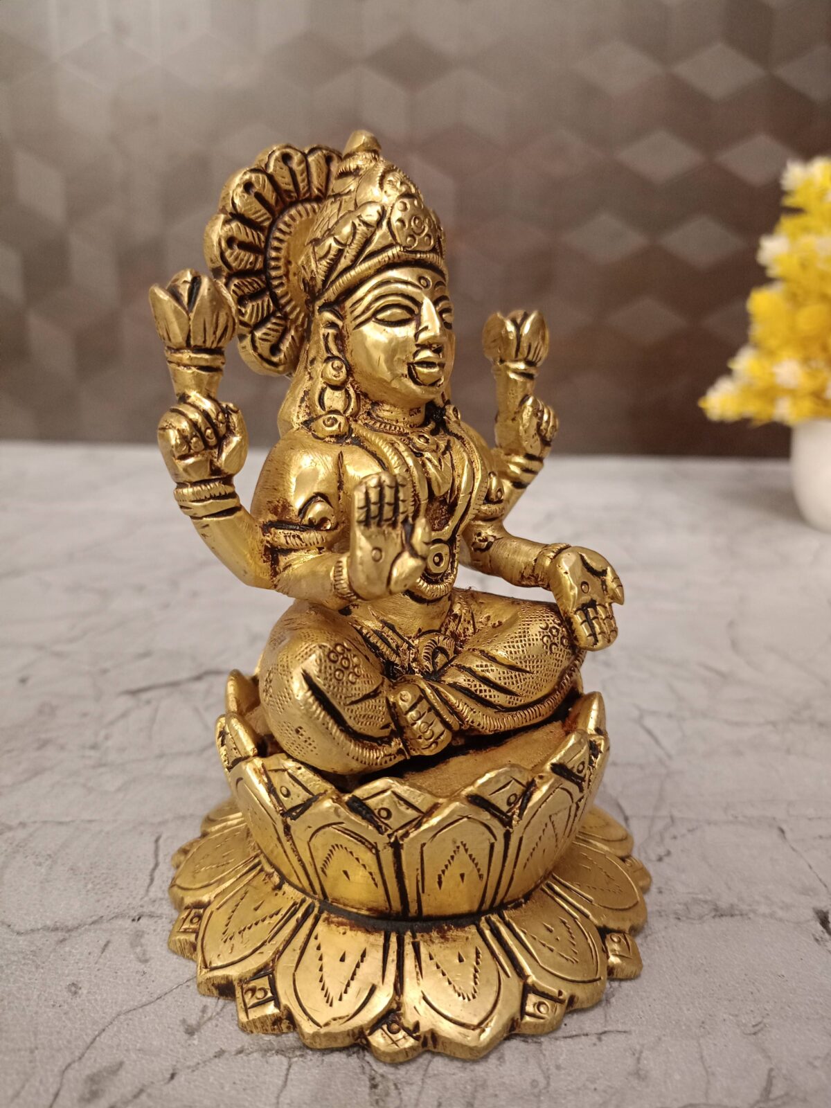 brass lakshmi idol pooja gift vgocart coimbatore india6 3 scaled