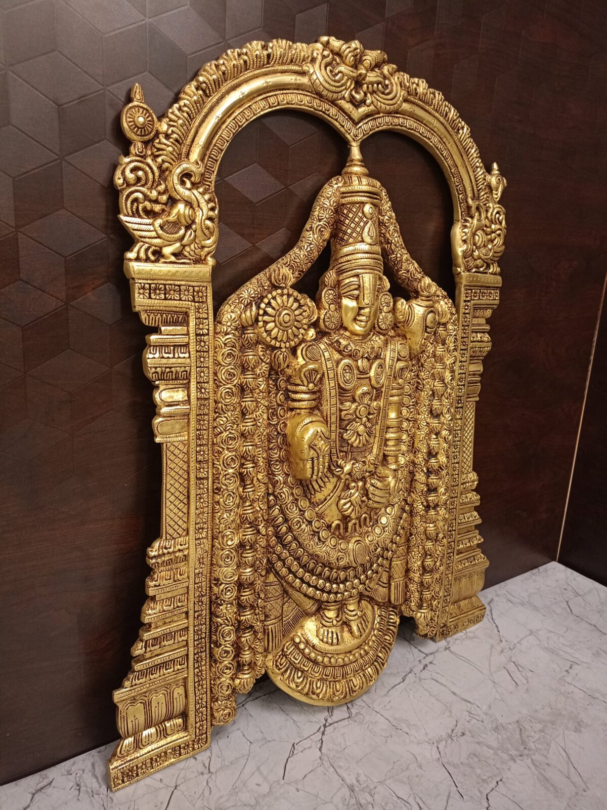 brass wall mount peumal idol pooja gift handcraft vgocart coimbatore india3 scaled