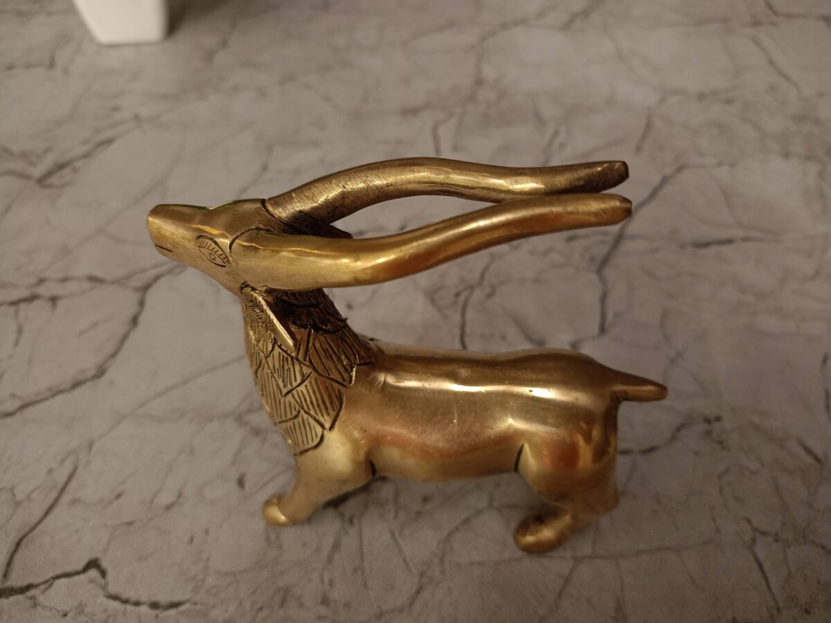 brass big deer gift home decor vgocart coimbatore india1 scaled