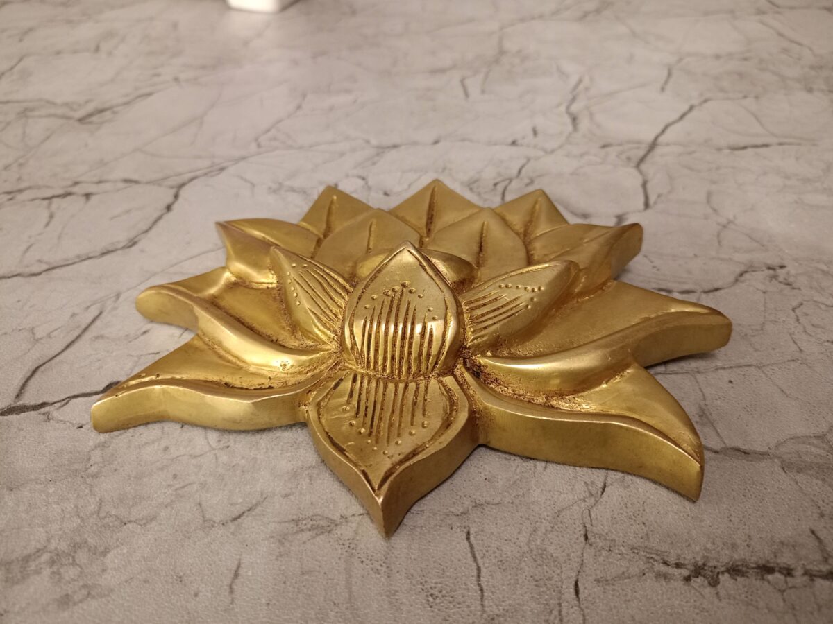 brass lotus pooja gift wall mount vgocart coimbatore india2 scaled