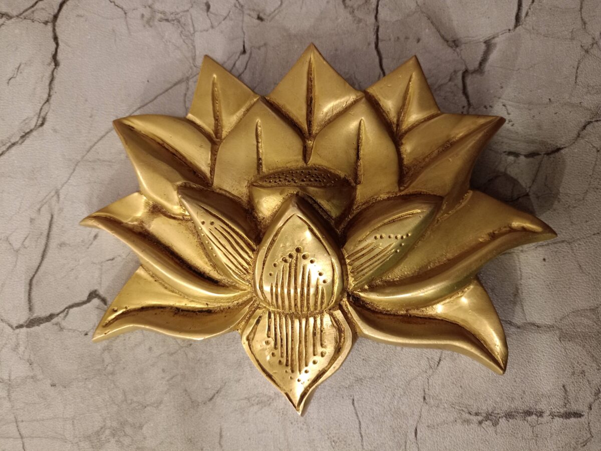 brass lotus pooja gift wall mount vgocart coimbatore india3 scaled