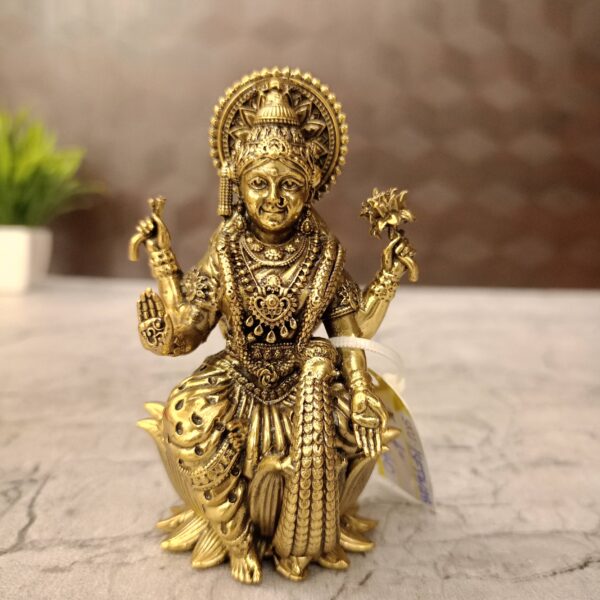 Brass Fine Art Lakshmi Sitting On Beautiful Lotus Base 4"